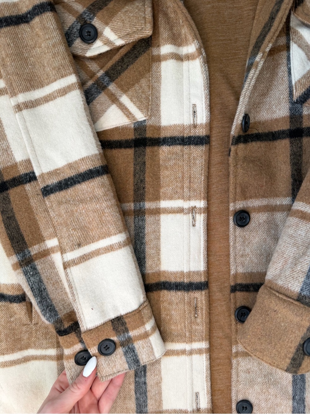Thread & supply flannel - Picture 2 of 3